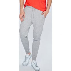 Adidas Originals - Spodnie. Spodnie treningowe długie marki adidas Originals. W wyprzedaży za 249.90 zł.