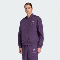 Kurtka typu bomber Mercedes-AMG Petronas Formula One Team Premium Woven. Fioletowe kurtki Adidas, bez wzorów, bez kaptura. Za 529.00 zł.