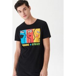Piżamowa koszulka Ulica Sezamkowa - Czarny. Piżamy marki House. Za 49.99 zł.