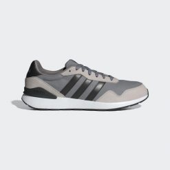 Buty Run 60s 4.0. Czarne buty turystyczne Adidas, bez wzorów, ze skóry, bez zapięcia, trekkingowe. Za 259.00 zł.