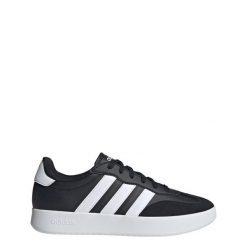 Buty Barreda. Białe buty trekkingowe Adidas, bez wzorów, ze skóry, bez zapięcia, trekkingowe. Za 279.00 zł.