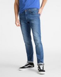 MĘSKIE SPODNIE JEANSOWE LEE LUKE FRESH L719ROIG 112119386, W31 L32. Niebieskie spodnie materiałowe Lee, na co dzień, l, bez wzorów, z bawełny, klasyczne. Za 239.99 zł.