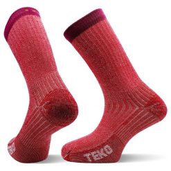 Skarpety sportowe z wełny Merino Teko ecoHIKE Light Half Cushion 2.0. Czerwone skarpetki sportowe TEKO, bez wzorów, z nylonu. Za 59.99 zł.