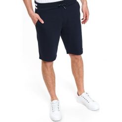 SZORTY Z PIKI Z GUMĄ W PASIE. Szare szorty marki TOP SECRET, bez wzorów, z gumy. Za 69.99 zł.