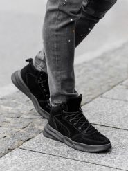 Buty męskie sneakersy wysokie - czarne V3 T380 - 42. Czarne buty sportowe casual Ombre Clothing, bez wzorów, z materiału, bez zapięcia. W wyprzedaży za 69.99 zł.