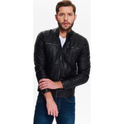 KURTKA MĘSKA ZE SKÓRY EKOLOGICZNEJ W STYLU MOTOCYKLOWYM. Kurtki TOP SECRET. W wyprzedaży za 119.99 zł.
