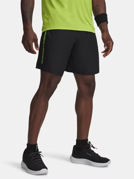 Under Armour Szorty funkcyjne w kolorze czarnym rozmiar: M. Czarne szorty Under Armour, m, bez wzorów, z materiału. Za 88.64 zł.