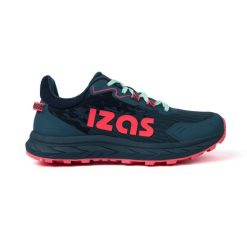 Sneakersy Izas IKKI M: wydajność i trwałość dla mężczyzn lubiących przygody. Niebieskie buty sportowe casual Izas, bez wzorów, z meshu, bez zapięcia. W wyprzedaży za 269.52 zł.