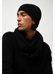 AUTHENTIC CASHMERE Kaszmirowa czapka "Pinier" w kolorze czarnym rozmiar: onesize. Czarne czapki zimowe AUTHENTIC CASHMERE, bez wzorów, z kaszmiru. Za 191.88 zł.