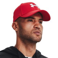 Męska Czapka Z Daszkiem Blitzing. Białe czapki z daszkiem Under Armour, bez wzorów, z materiału. Za 74.99 zł.