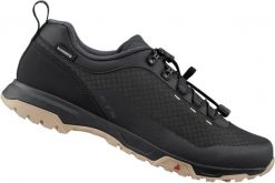 Mężczyźni - Buty kolarskie ET501. Niebieskie buty turystyczne Shimano, bez wzorów, z gumy, bez zapięcia, rowerowe. Za 478.10 zł.