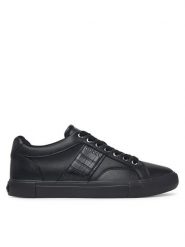 Guess Sneakersy FMFCR2 ELE12 Czarny. Czarne buty sportowe casual Guess, z aplikacjami, ze skóry, bez zapięcia. Za 364.99 zł.