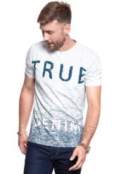 MUSTANG T SHIRT Alex C placed AW 1008956 2064. Białe t-shirty Mustang, m, bez wzorów, bez kołnierzyka, bez ramiączek. Za 69.99 zł.