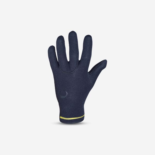 Rękawiczki nurkowe Subea SCD z neoprenu 3 mm. Czarne rękawiczki Decathlon, bez wzorów, z materiału. Za 69.99 zł.