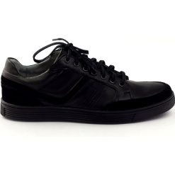 Czarne Riko buty męskie półbuty casual 828. Czarne eleganckie półbuty Riko, bez wzorów, ze skóry, bez obcasa, bez zapięcia. W wyprzedaży za 189.00 zł.