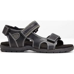 Sandały trekkingowe bonprix czarny. Sandały bonprix. Za 59.99 zł.