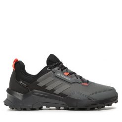 Trekkingi adidas. Szare buty trekkingowe Adidas, bez wzorów, z gore-texu, bez zapięcia. Za 379.99 zł.