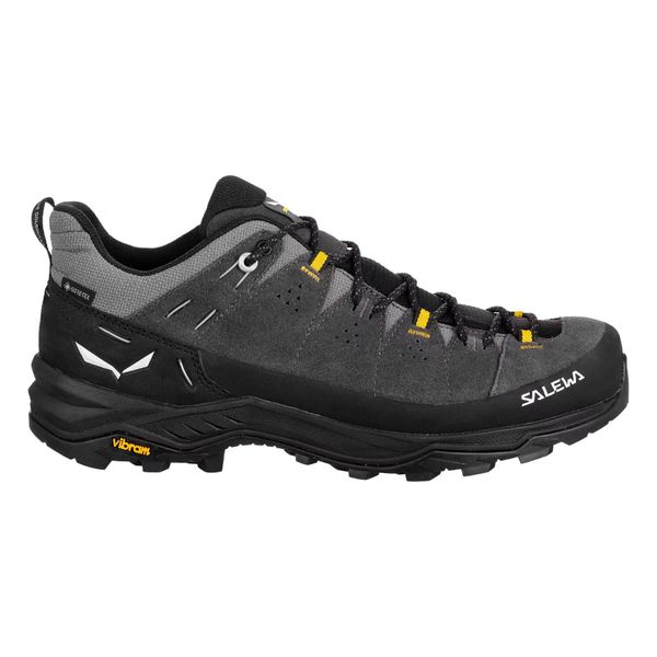 Buty trekkingowe Salewa ALP Trainer 2 GTX. Czarne buty turystyczne Salewa, bez wzorów, z gore-texu, bez zapięcia, trekkingowe, gore-tex. Za 770.00 zł.