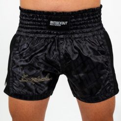 Knockout wicekrese. Czarne szorty KNOCKOUT, bez wzorów, sportowe. Za 151.79 zł.