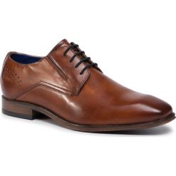 Półbuty BUGATTI - 311-82102-2100-6300 Cognac. Brązowe eleganckie półbuty Bugatti, bez wzorów, z materiału, bez obcasa, bez zapięcia. Za 379.00 zł.