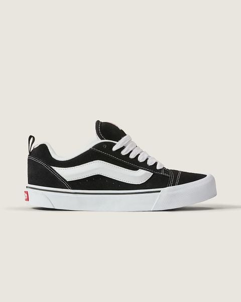 VANS Knu Skool Tenisówki unisex. Czarne trampki Vans, bez wzorów, bez zapięcia. Za 299.99 zł.