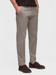 Spodnie męskie chino REGULAR FIT z delikatną strukturą – szare V1 - Rozmiar: XL. Szare eleganckie spodnie Ombre Clothing, do pracy, m, bez wzorów, z bawełny, biznesowe. W wyprzedaży za 265.99 zł.