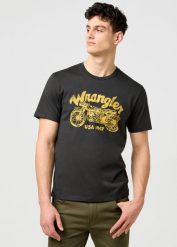 MESKA KOSZULKA WRANGLER AMERICANA TEE BLACK 112371412. Czarne t-shirty Wrangler, s, bez wzorów, bez kołnierzyka, bez ramiączek. Za 79.99 zł.