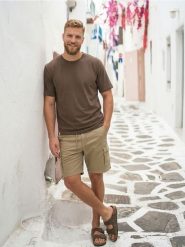 Bawełniane szorty cargo - zielony. Zielone krótkie spodenki sportowe Sinsay, l, bez wzorów, z bawełny. W wyprzedaży za 35.99 zł.