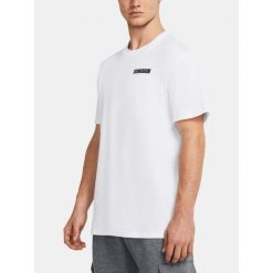 T-Shirt Męski Sportowy Under Armour Hw Armour Label. Białe t-shirty sportowe Under Armour, bez wzorów, bez ramiączek, na fitness i siłownię. W wyprzedaży za 76.79 zł.