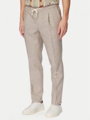 HUGO Spodnie materiałowe Getlin 50559695 Brązowy jasny Slim Fit. Brązowe szorty Hugo, m, bez wzorów, z bawełny. Za 649.99 zł.