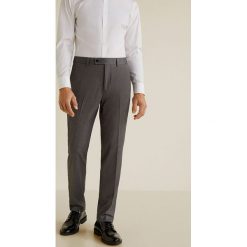Mango Man - Spodnie Brasilia. Spodnie materiałowe Mango Man. W wyprzedaży za 79.90 zł.
