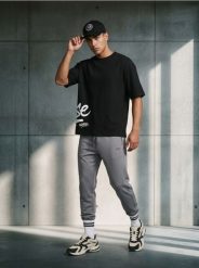 Spodnie sportowe jogger - szary. Szare joggery i bojówki Sinsay, l, bez wzorów, sportowe. Za 49.99 zł.