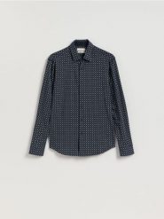 Bawełniana koszula slim fit - granatowy. Niebieskie koszule Reserved, l, bez wzorów, z bawełny, bez kołnierzyka, bez ramiączek. Za 119.99 zł.