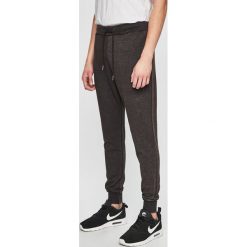Brave Soul - Spodnie. Brązowe spodnie materiałowe Brave Soul, na co dzień, l, bez wzorów, z bawełny, casualowe. W wyprzedaży za 49.90 zł.