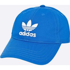 Adidas Originals - Czapka Trefoil Cap. Niebieskie czapki z daszkiem marki adidas Originals, z bawełny. W wyprzedaży za 59.90 zł.