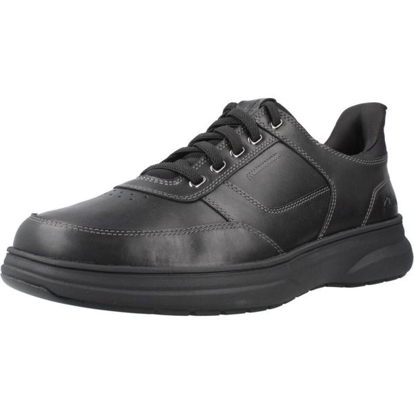 Buty CLARKS MULLAN EASY Czarny. Czarne buty trekkingowe Clarks, bez wzorów, ze skóry, bez zapięcia, trekkingowe. Za 420.99 zł.