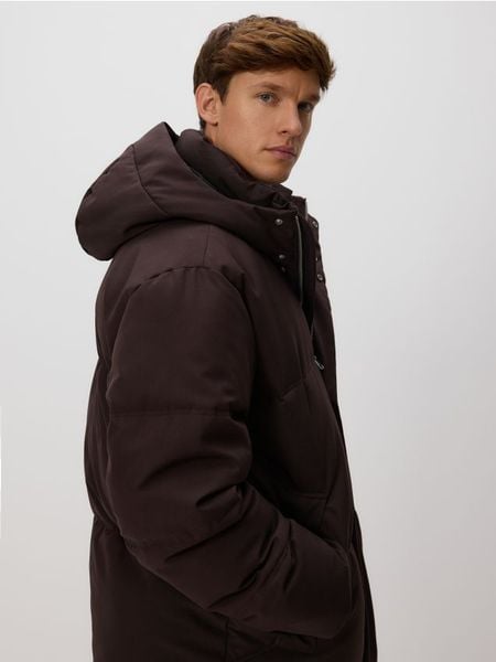 Pikowana kurtka z kapturem - mahoniowy. Brązowe kurtki Reserved, l, bez wzorów, z tkaniny, z kapturem. Za 329.99 zł.