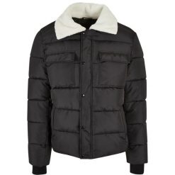 Kurtka puchowa z kołnierzem Sherpa Urban Classics. Czarne kurtki Urban Classics, m, bez wzorów, z materiału, bez kaptura. Za 424.95 zł.