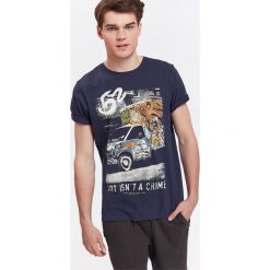 T-SHIRT MĘSKI Z NADRUKIEM. Bluzki z długim rękawem marki TOP SECRET. W wyprzedaży za 19.99 zł.