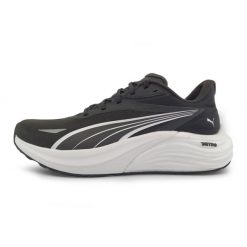 Buty do biegania męskie PUMA Electrify Nitro 4. Czarne buty do biegania Puma, bez wzorów, bez zapięcia, do biegania. Za 259.99 zł.