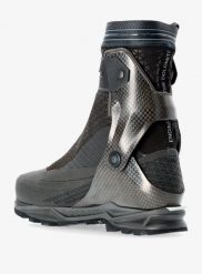 Buty wysokogórskie Salewa Ortles Couloir. Czarne buty turystyczne Salewa, bez wzorów, z gumy, bez zapięcia, outdoorowe. Za 3,427.60 zł.