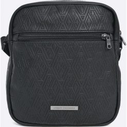 Armani Exchange - Saszetka. Saszetki i nerki marki Armani Exchange, w paski, z materiału. Za 439.90 zł.