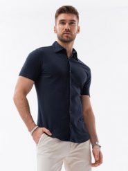 Męska dzianinowa koszula slim fit z krótkim rękawem i kołnierzykiem – granatowa V2. Niebieskie koszule Ombre Clothing, m, bez wzorów, z bawełny, bez kołnierzyka, bez ramiączek. W wyprzedaży za 49.99 zł.