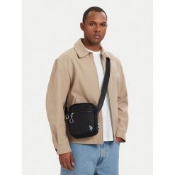 Saszetka U.S. Polo Assn. Czarne saszetki i nerki U.S. Polo Assn., bez wzorów, małe, bez dodatków. Za 74.99 zł.