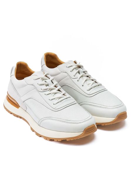 British Passport Skórzane sneakersy w kolorze białym rozmiar: 44. Białe buty sportowe casual British Passport, bez wzorów, bez zapięcia. Za 344.57 zł.