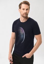 Granatowy t-shirt z printem T-LUNAR. Niebieskie t-shirty Volcano, m, z aplikacjami, z bawełny, bez kołnierzyka, bez ramiączek. Za 69.99 zł.