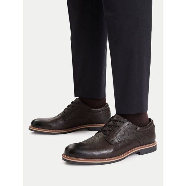 Półbuty Lasocki. Brązowe eleganckie półbuty Lasocki, bez wzorów, bez obcasa, bez zapięcia. Za 249.99 zł.