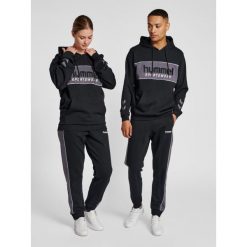 Bluza z kapturem Hummel Legacy Julian. Czarne bluzy Hummel, s, bez wzorów, z bawełny, z kapturem. W wyprzedaży za 225.50 zł.