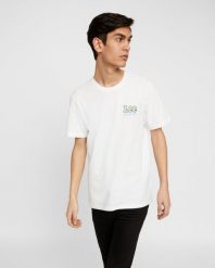 LEE CHEST LOGO TEE MĘSKI T-SHIRT REGULAR FIT BRIGHT WHITE L64RFELJ 112115894. Białe t-shirty Lee, l, bez wzorów, bez kołnierzyka, bez ramiączek. Za 69.99 zł.