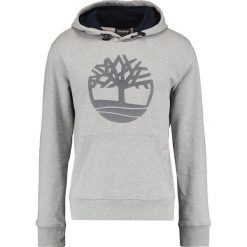 Timberland TREE LOGO Bluza z kapturem medium grey heather. Bluzy marki Timberland. W wyprzedaży za 255.20 zł.